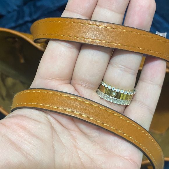 Elegant Fashion Neverfull Brown Leather Mono Tote With Matching Detachable Pouch - Picture 10 of 17